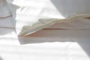 Как выбрать постельное бельё: советы по ткани и уходу