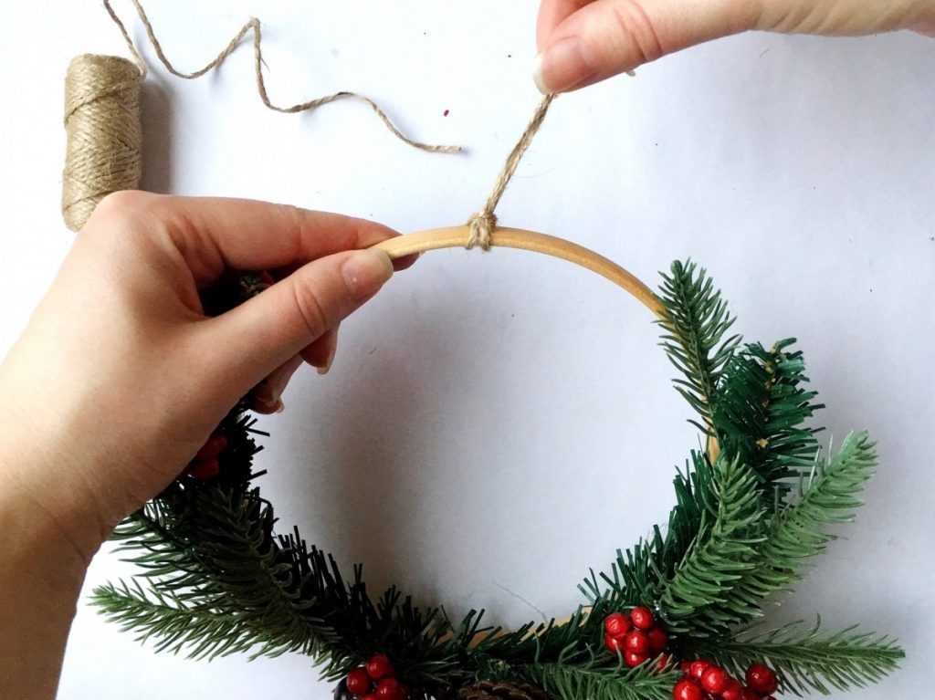 Рождественские венки своими руками на новый 2021 год из природных материалов: как сделать, простые идеи