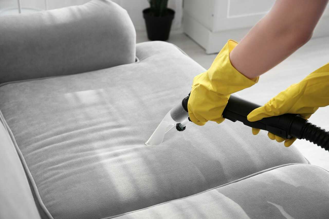 Как правильно почистить диван пароочистителем