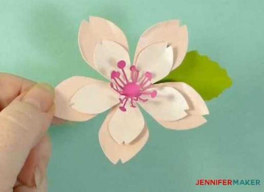 Цветы сакуры из гофрированной бумаги своими руками: фото и видео