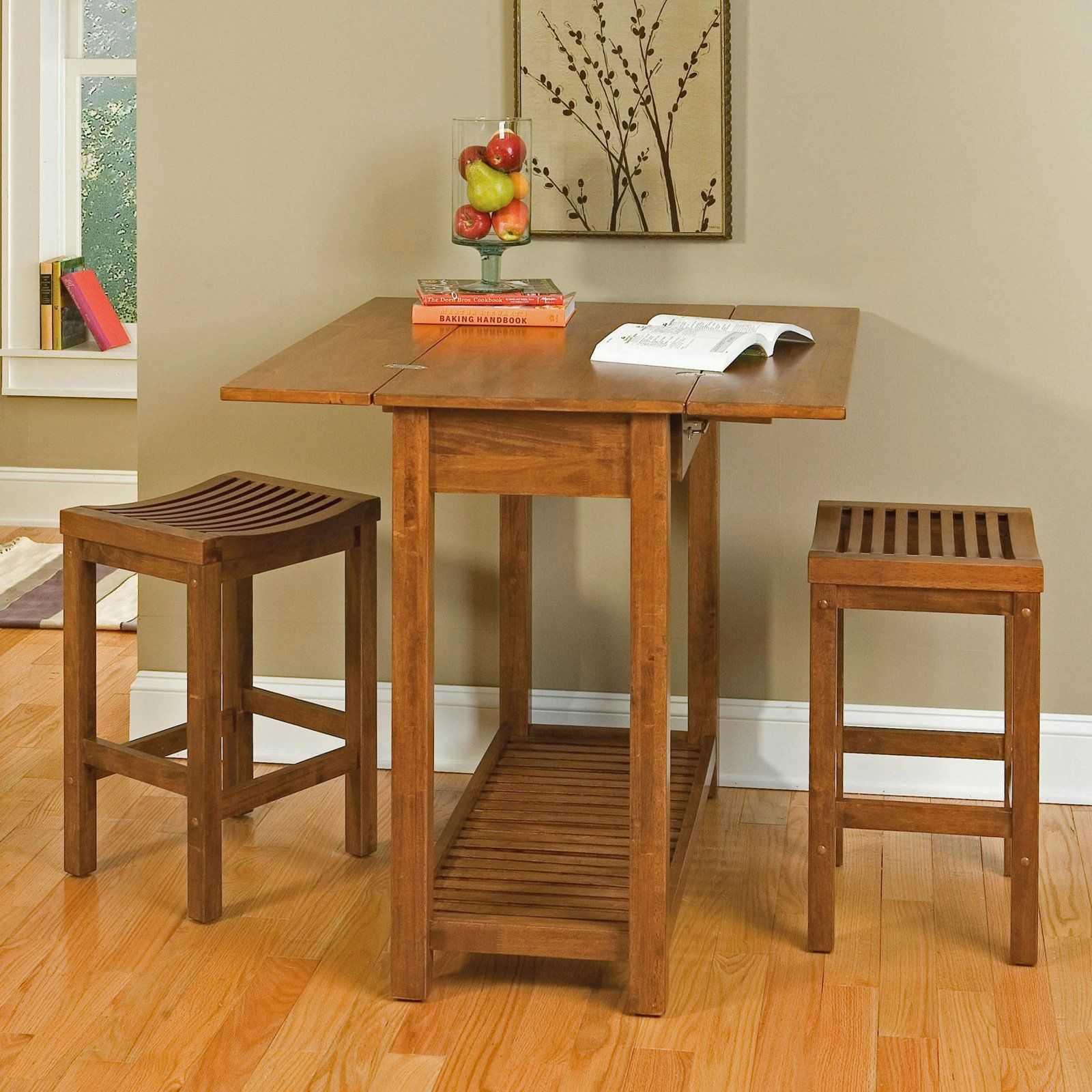 Как называется кухонный стол. Столик на кухню маленький. Компактный стол на кухню. Маленький стол на кухню. Небольшой обеденный столик.
