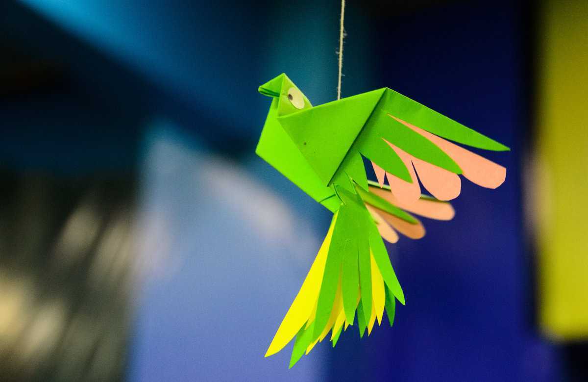 Сделать птичку из бумаги своими руками. Оригами. Птица из бумаги. Поделка птичка из бумаги. Оригами птичка из бумаги.