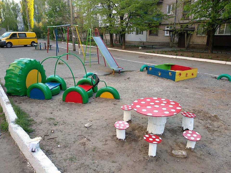 Детская площадка своими руками из подручных материалов