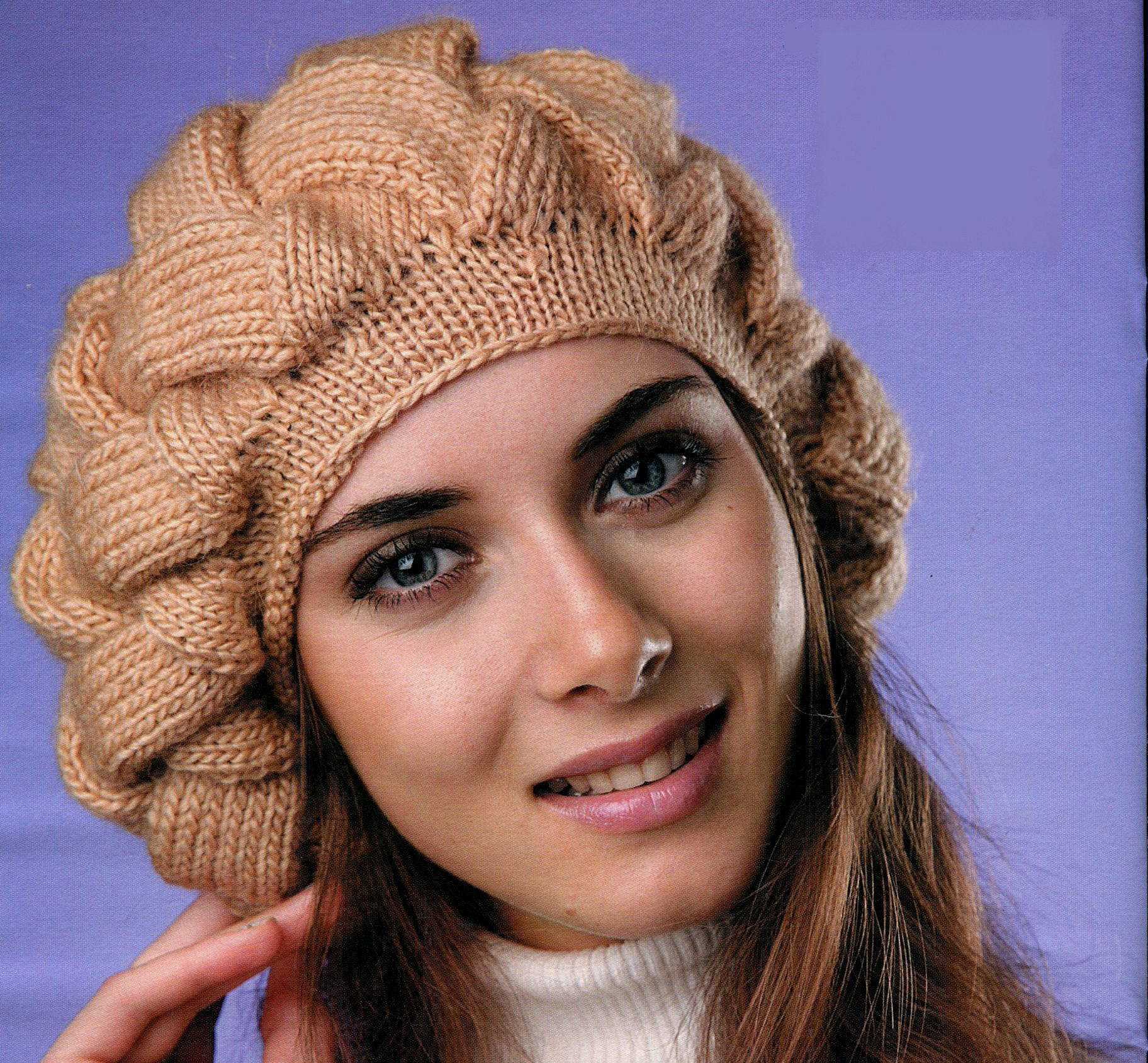 Вяжем спицами шапки для женщин