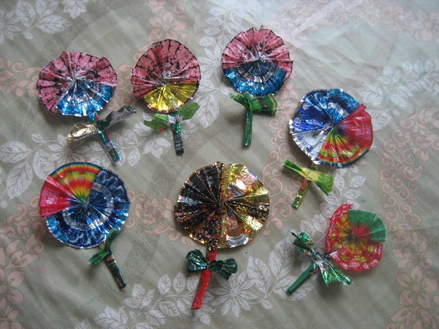 Поделки из конфет – мастер-класс по созданию интересных идей для подарков (80 фото)