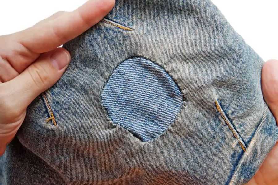 Как аккуратно зашить куртку: примеры мелкого и крупного ремонта