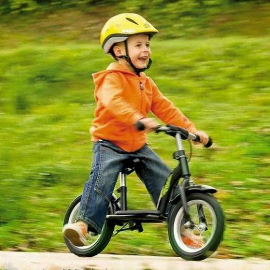 Велосипед детский. Детский велосипед без педалей. Беговел для детей. Беговел велосипед. Дети катаются на беговеле