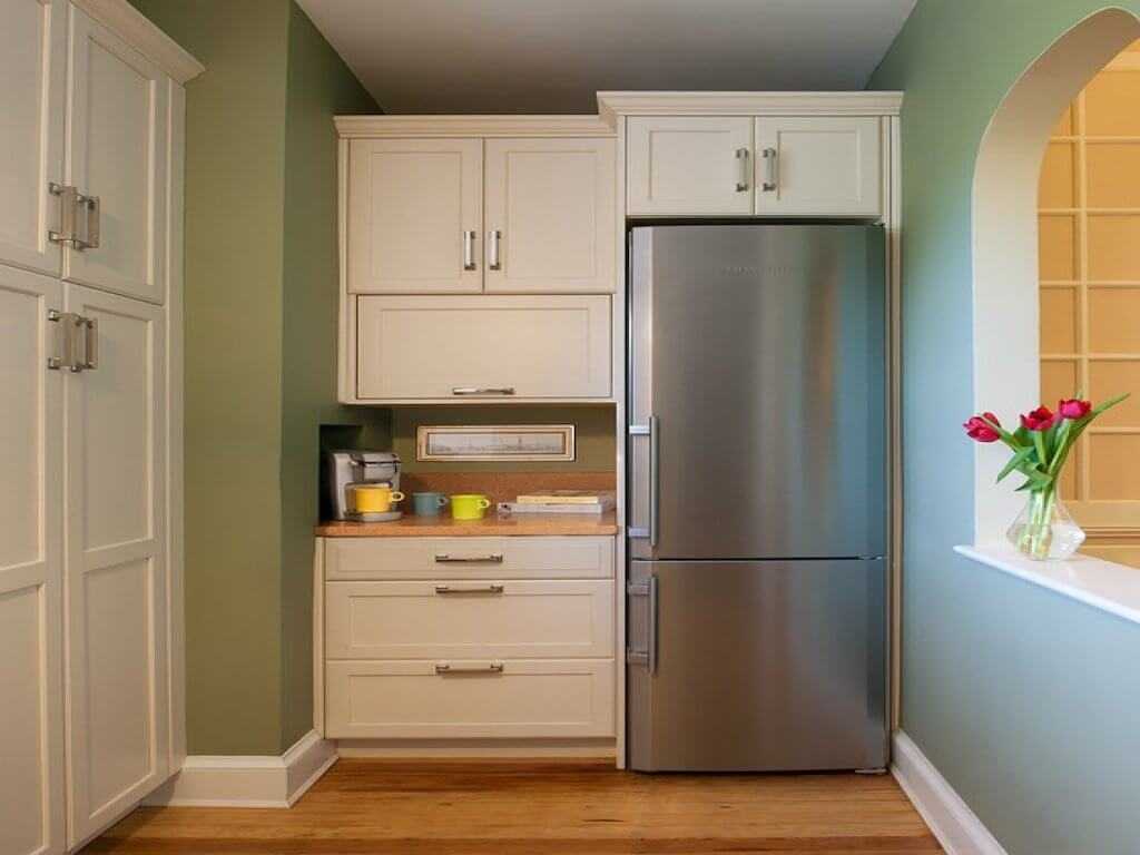 Как убрать холодильник в шкаф